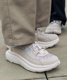 atmos pink | UGG × atmos CA805 V2 / アグ シーエーハチマルゴ 【SP】(スニーカー)