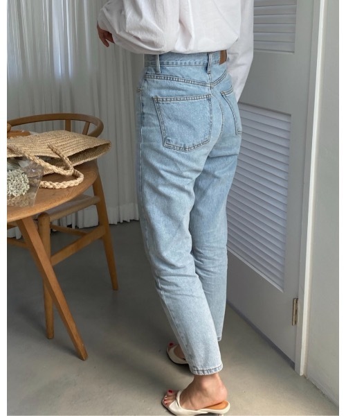 mood for a day（ムードフォーアデイ）の「like more denim/くるぶし丈デニム（デニムパンツ・レディース・ライトブルー・MEDIUM）」の9枚目の写真