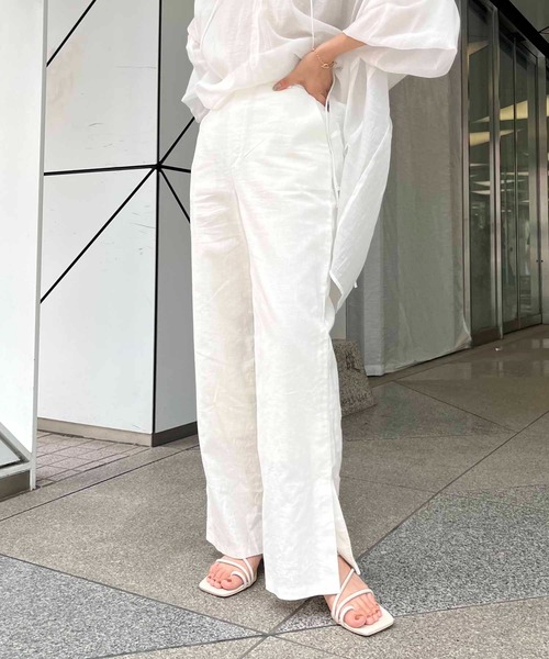 CAPRICIEUX LE'MAGE(カプリシューレマージュ)の「リネン裾ベンツストレートパンツ(その他パンツ・レディース・ホワイト/ピンク/ベージュ・36/38)」の2枚目の写真