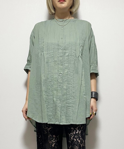 Fizz(フィズ)の「コットンキャンブリックピンタックブラウス(シャツ/ブラウス・レディース・ホワイト/ダークブルー/グレイッシュベージュ/チャコール/パープル/ブラック/ライトカーキ/ラベンダー・M)」の5枚目の写真