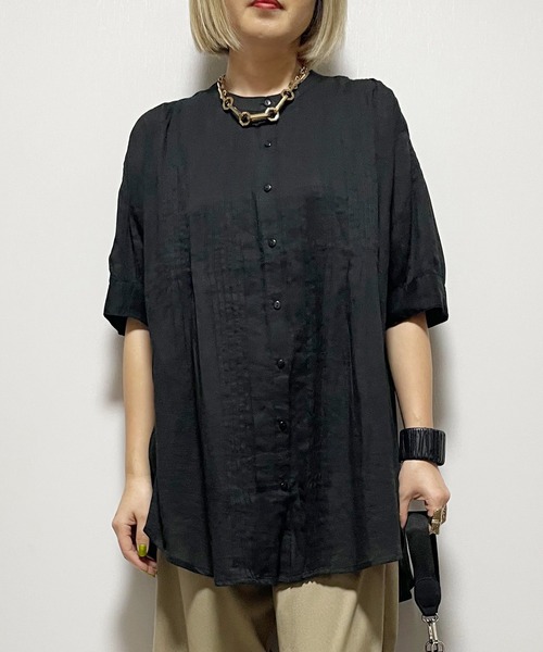 Fizz(フィズ)の「コットンキャンブリックピンタックブラウス(シャツ/ブラウス・レディース・ホワイト/ダークブルー/グレイッシュベージュ/チャコール/パープル/ブラック/ライトカーキ/ラベンダー・M)」の2枚目の写真