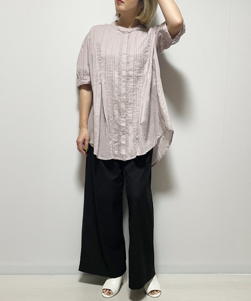 Fizz(フィズ)の「コットンキャンブリックピンタックブラウス(シャツ/ブラウス・レディース・ホワイト/ダークブルー/グレイッシュベージュ/チャコール/パープル/ブラック/ライトカーキ/ラベンダー・M)」の18枚目の写真