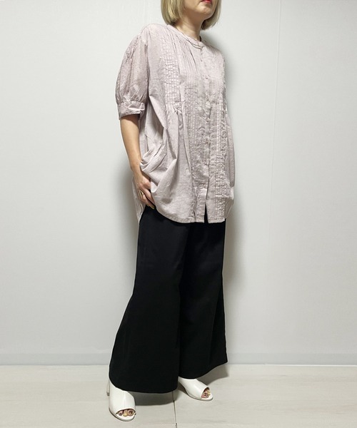 Fizz(フィズ)の「コットンキャンブリックピンタックブラウス(シャツ/ブラウス・レディース・ホワイト/ダークブルー/グレイッシュベージュ/チャコール/パープル/ブラック/ライトカーキ/ラベンダー・M)」の19枚目の写真