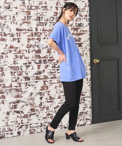 ODORATA(オドラタ)の「カレッジロゴTEE(Tシャツ/カットソー・レディース・ブラック/ブルー/イエロー/グリーン・FREE)」の5枚目の写真