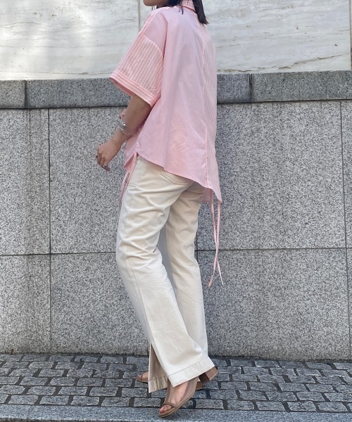 A de a.v.v（アードアー・ヴェ・ヴェ）の「無地ドッキングストライプシャツ（シャツ/ブラウス・レディース・クリーム/ピンク・39）」の8枚目の写真