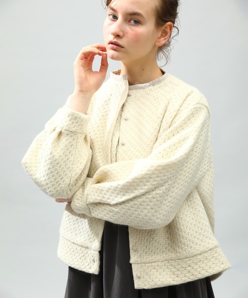 Kelen(ケレン)の「「KELEN / ケレン」BAUM / MOCK NECK JACQUARD COAT(ダウンジャケット/コート・レディース・ブラック/クリーム・S/M)」の2枚目の写真