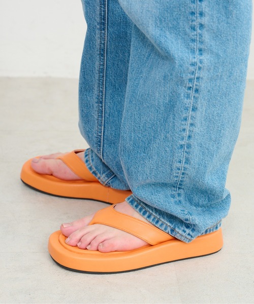 FREE'S MART(フリーズマート)の「セットイントングサンダル(サンダル・レディース・ブラック/ホワイト/オレンジ・MEDIUM/SMALL)」の18枚目の写真