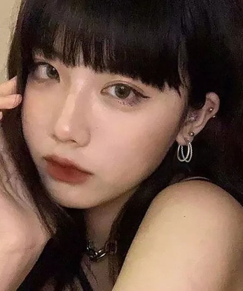 Auntie Rosa（アンティローザ）の「２重ハーフフープピアス（ピアス（両耳用）・レディース・シルバー・FREE）」の2枚目の写真