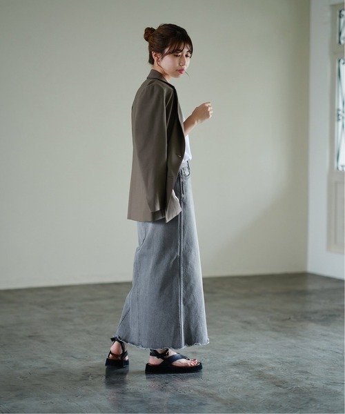La TOTALITE(ラトータリテ)の「【Healthy denim/ヘルシーデニム】 Aded denim skirt(デニムスカート・レディース・チャコールグレー/ブルー系その他・36/38)」の4枚目の写真