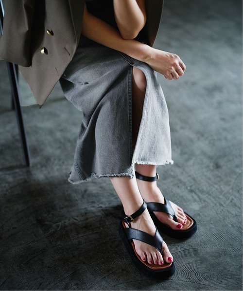 La TOTALITE(ラトータリテ)の「【Healthy denim/ヘルシーデニム】 Aded denim skirt(デニムスカート・レディース・チャコールグレー/ブルー系その他・36/38)」の7枚目の写真