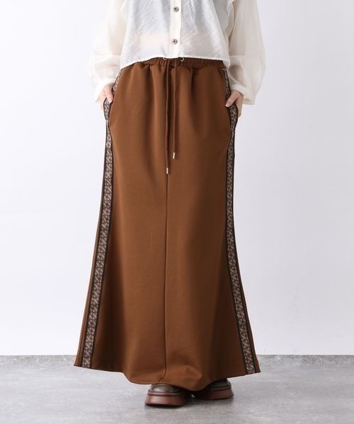 JEANASIS（ジーナシス）の「ラインジャージマキシフレアスカート/126945（スカート・レディース・ブラック/ブラウン・FREE）」の17枚目の写真