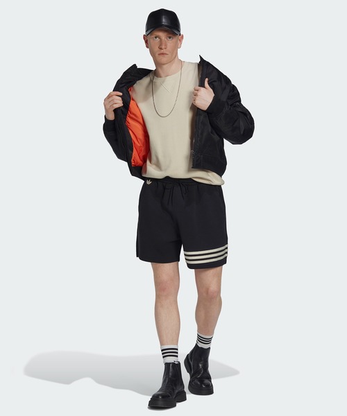 adidas（アディダス）の「アディカラー Neuclassics ショーツ