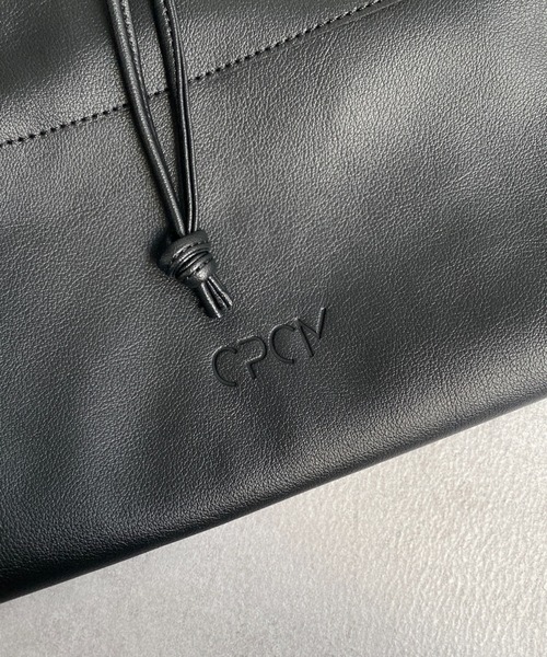 CPCM(シーピーシーエム)の「フェイクレザー2WAY巾着ショルダーバッグ(ショルダーバッグ・メンズ・ブラック/キャメル/グレイッシュベージュ/ブラック系その他・FREE)」の7枚目の写真