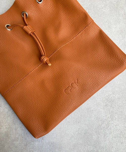 CPCM(シーピーシーエム)の「フェイクレザー2WAY巾着ショルダーバッグ(ショルダーバッグ・メンズ・ブラック/キャメル/グレイッシュベージュ/ブラック系その他・FREE)」の14枚目の写真