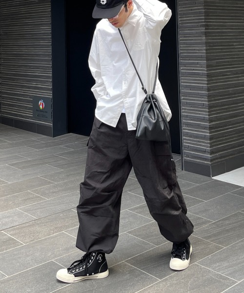 CPCM(シーピーシーエム)の「フェイクレザー2WAY巾着ショルダーバッグ(ショルダーバッグ・メンズ・ブラック/キャメル/グレイッシュベージュ/ブラック系その他・FREE)」の16枚目の写真