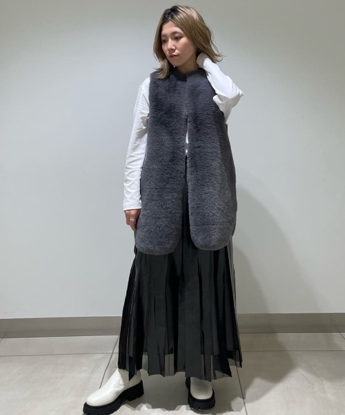 DROIT BELLO（ドロイトベロ）の「DROIT BELLO(ドロイトベロ) リバーシブルファーベスト（ベスト・レディース・グレー・F）」の5枚目の写真