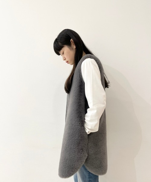 DROIT BELLO（ドロイトベロ）の「DROIT BELLO(ドロイトベロ) リバーシブルファーベスト（ベスト・レディース・グレー・F）」の8枚目の写真