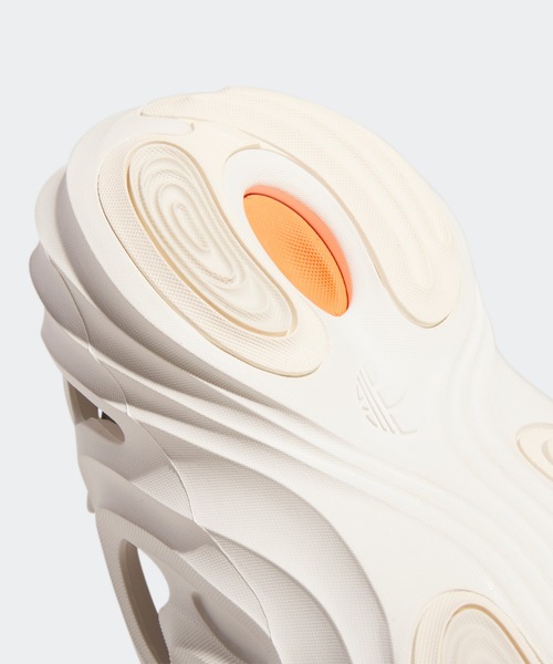 adidas(アディダス)の「アディフォーム Q / Adifom Q / アディダスオリジナルス(スニーカー・メンズ・ホワイト系その他・22.5cm/23.5cm/24.5cm/25.5cm/26.5cm/27.5cm/28.5cm/23.0cm/24.0cm/25.0cm/26.0cm/27.0cm/28.0cm/29.0cm/22.0cm)」の8枚目の写真
