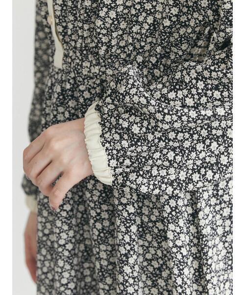 ELENCARE DUE(エレンカーレデュエ)の「・ELENCARE DUE フラワー×ピンタックワンピ(ワンピース・レディース・ブラック/ブラウン/オフホワイト/ライトカーキ・FREE)」の19枚目の写真