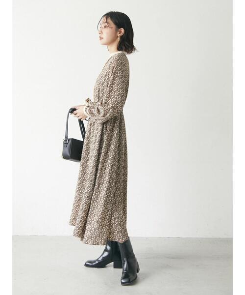 ELENCARE DUE(エレンカーレデュエ)の「・ELENCARE DUE フラワー×ピンタックワンピ(ワンピース・レディース・ブラック/ブラウン/オフホワイト/ライトカーキ・FREE)」の22枚目の写真