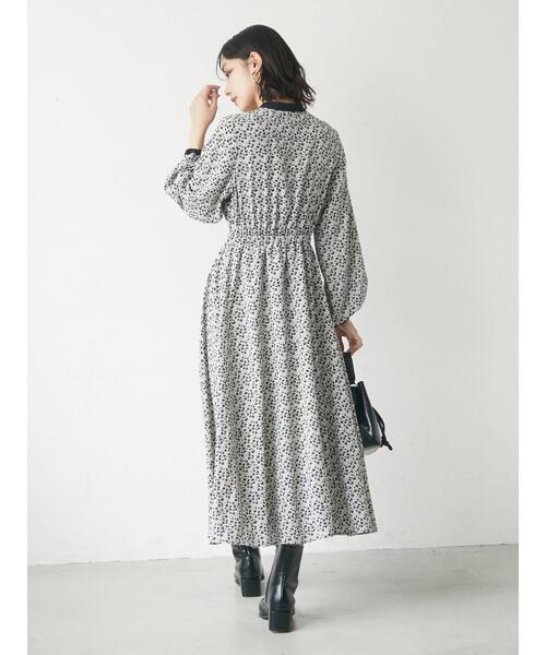 ELENCARE DUE(エレンカーレデュエ)の「・ELENCARE DUE フラワー×ピンタックワンピ(ワンピース・レディース・ブラック/ブラウン/オフホワイト/ライトカーキ・FREE)」の6枚目の写真