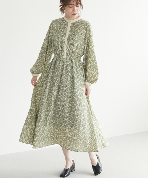 ELENCARE DUE(エレンカーレデュエ)の「・ELENCARE DUE フラワー×ピンタックワンピ(ワンピース・レディース・ブラック/ブラウン/オフホワイト/ライトカーキ・FREE)」の4枚目の写真