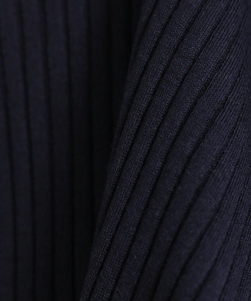 INED（イネド）の「ホールガーメントタートルネックニット《Cuoo》（ニット/セーター・レディース・サックスブルー/ブラック/オフホワイト/ベージュ/イエロー/ネイビー/スミクロ/レッド系その他・9号/11号）」の12枚目の写真