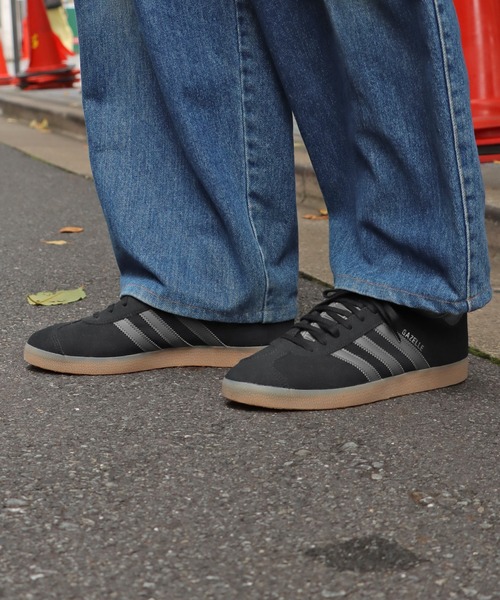 adidas(アディダス)の「adidas/アディダス GAZELLE スニーカー(スニーカー・メンズ・ブラック/グレー・28.0cm/26.0cm/27.5cm/26.5cm/27.0cm)」の18枚目の写真