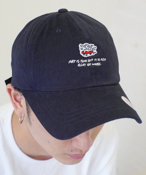 Keith Haring（キース・ヘリング）の「【 Keith Haring / キースヘリング 】 刺繍 プリント タグ デザイン ローキャップ（キャップ・メンズ・ブラック系その他2/ブラック系その他3/ブラック系その他/ブラック/ブルー系その他/ホワイト/ホワイト系その他/ホワイト系その他2/ネイビー/ピンク/ブラック系その他4/ブラック系その他5/ベージュ/ホワイト系その他3/ベージュ系その他・FREE）」の14枚目の写真