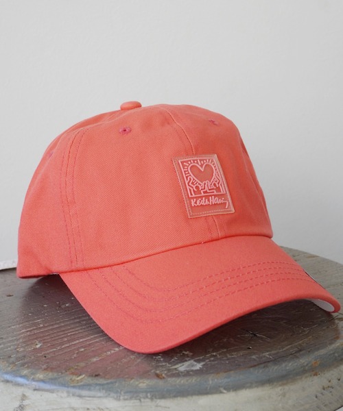 Keith Haring（キース・ヘリング）の「【 Keith Haring / キースヘリング 】 刺繍 プリント タグ デザイン ローキャップ（キャップ・メンズ・ブラック系その他2/ブラック系その他3/ブラック系その他/ブラック/ブルー系その他/ホワイト/ホワイト系その他/ホワイト系その他2/ネイビー/ピンク/ブラック系その他4/ブラック系その他5/ベージュ/ホワイト系その他3/ベージュ系その他・FREE）」の15枚目の写真