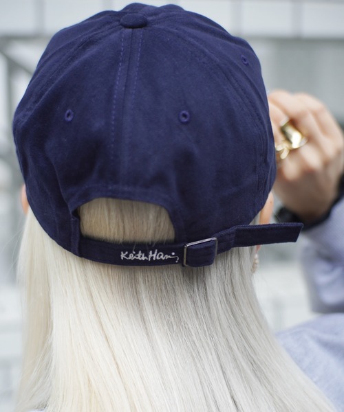 Keith Haring（キース・ヘリング）の「【 Keith Haring / キースヘリング 】 刺繍 プリント タグ デザイン ローキャップ（キャップ・メンズ・ブラック系その他2/ブラック系その他3/ブラック系その他/ブラック/ブルー系その他/ホワイト/ホワイト系その他/ホワイト系その他2/ネイビー/ピンク/ブラック系その他4/ブラック系その他5/ベージュ/ホワイト系その他3/ベージュ系その他・FREE）」の18枚目の写真