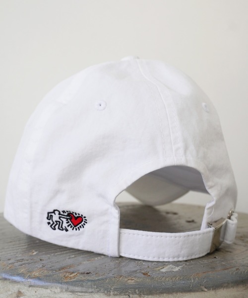 Keith Haring（キース・ヘリング）の「【 Keith Haring / キースヘリング 】 刺繍 プリント タグ デザイン ローキャップ（キャップ・メンズ・ブラック系その他2/ブラック系その他3/ブラック系その他/ブラック/ブルー系その他/ホワイト/ホワイト系その他/ホワイト系その他2/ネイビー/ピンク/ブラック系その他4/ブラック系その他5/ベージュ/ホワイト系その他3/ベージュ系その他・FREE）」の20枚目の写真