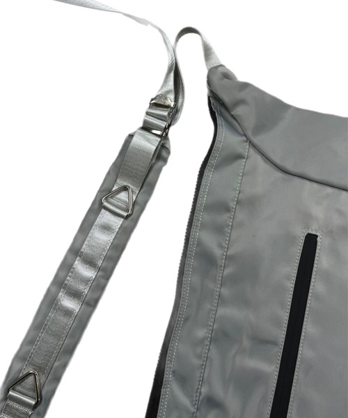 Chikashitsu +（チカシツプラス）の「【Chikashitsu + / チカシツプラス】shoulder bag / ショルダーバッグ ボディクロスバッグ バッグ メッセンジャーバッグ 肩掛け鞄  カバン（ショルダーバッグ・メンズ・ブラック/ライトグレー・ONE SIZE）」の15枚目の写真