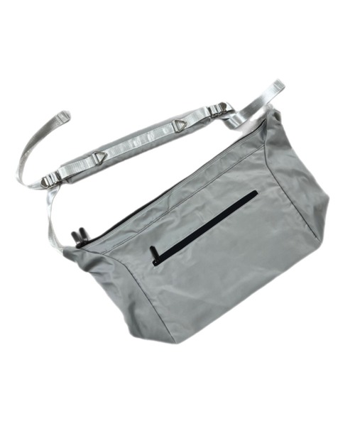 Chikashitsu +（チカシツプラス）の「【Chikashitsu + / チカシツプラス】shoulder bag / ショルダーバッグ ボディクロスバッグ バッグ メッセンジャーバッグ 肩掛け鞄  カバン（ショルダーバッグ・メンズ・ブラック/ライトグレー・ONE SIZE）」の13枚目の写真