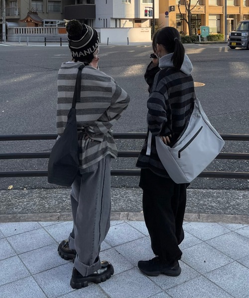 Chikashitsu +（チカシツプラス）の「【Chikashitsu + / チカシツプラス】shoulder bag / ショルダーバッグ ボディクロスバッグ バッグ メッセンジャーバッグ 肩掛け鞄  カバン（ショルダーバッグ・メンズ・ブラック/ライトグレー・ONE SIZE）」の22枚目の写真