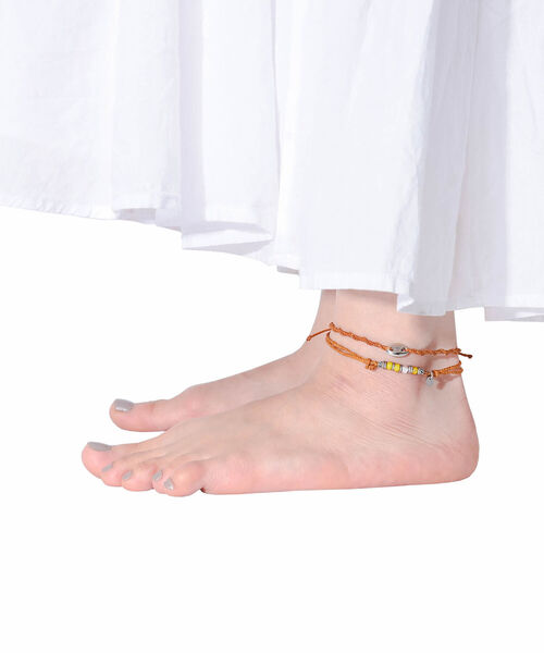 wakami(ワカミ)の「wakami × bPr BEAMS / 別注 アンクレット 2本セット 2023(アンクレット・メンズ・ナチュラル/オレンジ/インディゴブルー/マルチ/レッド/オリーブ/ブラック・ONE SIZE)」の6枚目の写真