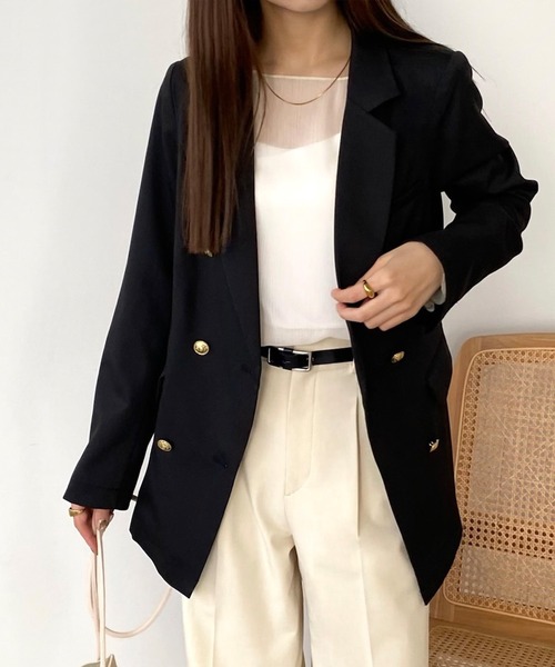 callautia（カラウティア）の「金ボタンダブルブレスト