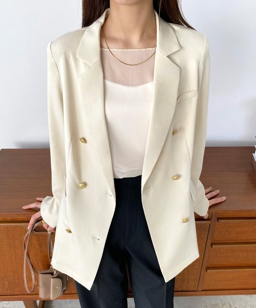 callautia（カラウティア）の「金ボタンダブルブレスト