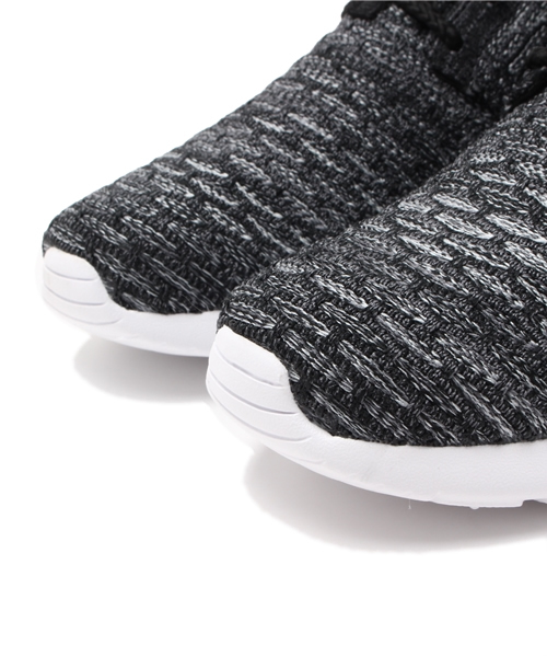 NIKE（ナイキ）の「ウィメンズ ナイキ ローシ フライニット NIKE WMNS ROSHE ONE FLYKNIT 704927-006（スニーカー・レディース・ダークグレー・24.5cm/23.5cm/23cm/24cm）」の5枚目の写真