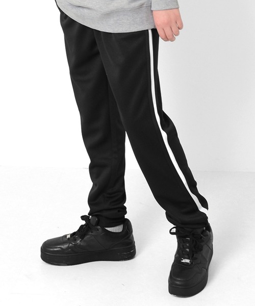 GLAZOS（グラソス）の「[スリムテーパード]裏毛・サイドライントラックパンツ（その他パンツ・キッズ・オートミール/ブラック/グレー・160cm/170cm/150cm/140cm）」の2枚目の写真