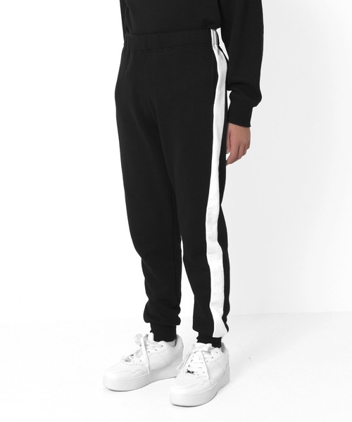 GLAZOS（グラソス）の「[スリムテーパード]裏毛・サイドライントラックパンツ（その他パンツ・キッズ・オートミール/ブラック/グレー・160cm/170cm/150cm/140cm）」の16枚目の写真