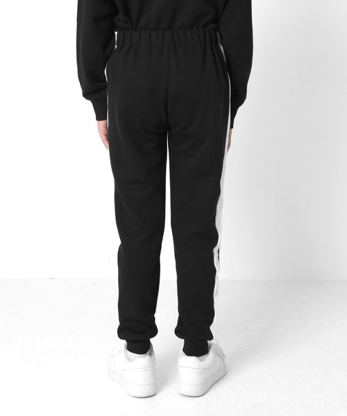 GLAZOS（グラソス）の「[スリムテーパード]裏毛・サイドライントラックパンツ（その他パンツ・キッズ・オートミール/ブラック/グレー・160cm/170cm/150cm/140cm）」の7枚目の写真