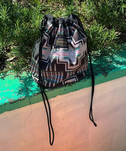 PENDLETON（ペンドルトン）の「∴【 PENDLETON / ペンドルトン 】 ドローポーチ DRAWPOUCH 巾着バック（ショルダーバッグ・レディース・ブラック/ライトグレー/ネイビー・FREE）」の11枚目の写真