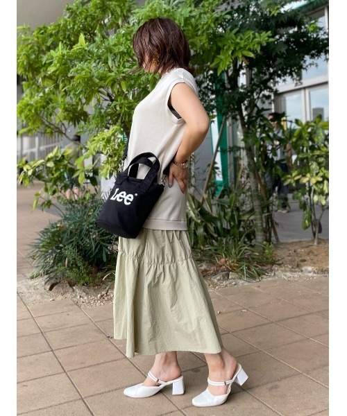 Lee(リー)の「【Lee】LEEロゴ2way丸底バッグ(ショルダーバッグ・レディース・ブラック/キナリ・ONE SIZE)」の17枚目の写真