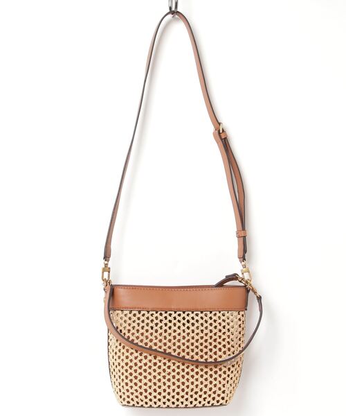 Guess（ゲス）の「VIKKY Bucket ショルダーバッグ レディース（ショルダーバッグ・レディース・ブラウン・ONE SIZE）」の7枚目の写真