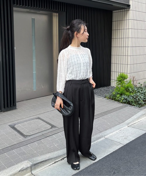 feepur(フェピュール)の「シアーチェックバルーンブラウス(シャツ/ブラウス・レディース・ブラック/オフホワイト/ネイビー・MEDIUM)」の9枚目の写真