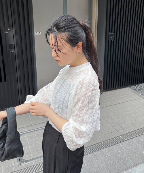 feepur(フェピュール)の「シアーチェックバルーンブラウス(シャツ/ブラウス・レディース・ブラック/オフホワイト/ネイビー・MEDIUM)」の13枚目の写真