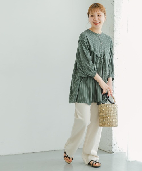 ITEMS URBANRESEARCH(アイテムズ アーバンリサーチ)の「ヨウリュウストライプギャザーブラウス(シャツ/ブラウス・レディース・オリーブ/チャコールグレー/ライトベージュ・FREE)」の8枚目の写真