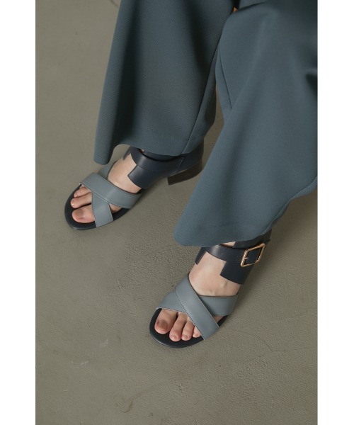 RIM.ARK(リムアーク)の「Cross faux leather shoes(サンダル・レディース・ダークブルー/ブラック・37/39/36/38)」の12枚目の写真