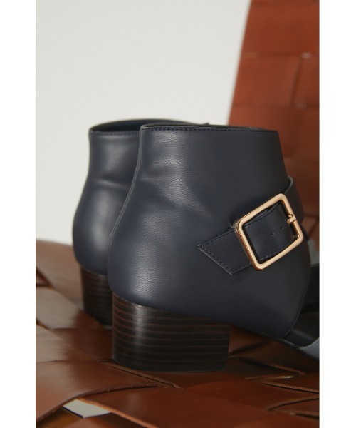 RIM.ARK(リムアーク)の「Cross faux leather shoes(サンダル・レディース・ダークブルー/ブラック・37/39/36/38)」の15枚目の写真